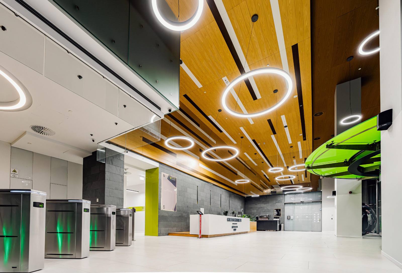 Green Court București — lucrare instalații VersaLogic